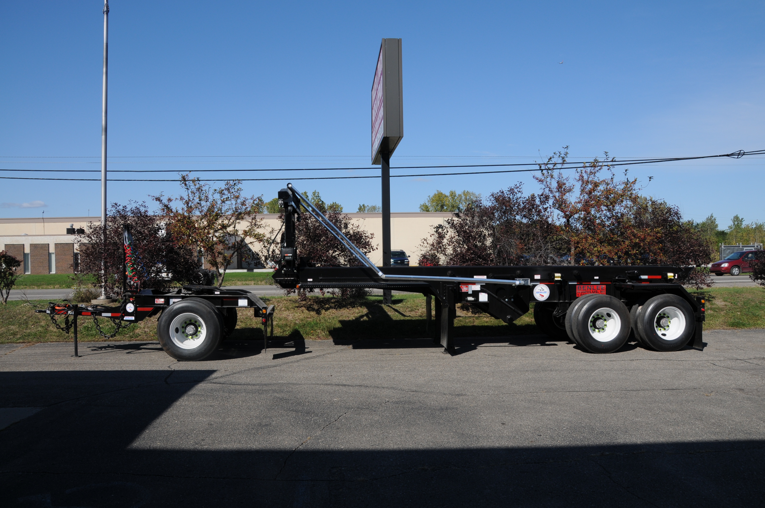 Fifth wheel converter dolly, with roll off trailer